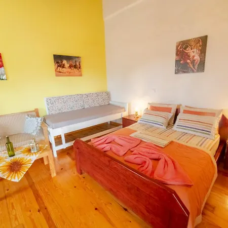 شقة Nafsika Ágios Matthaíos